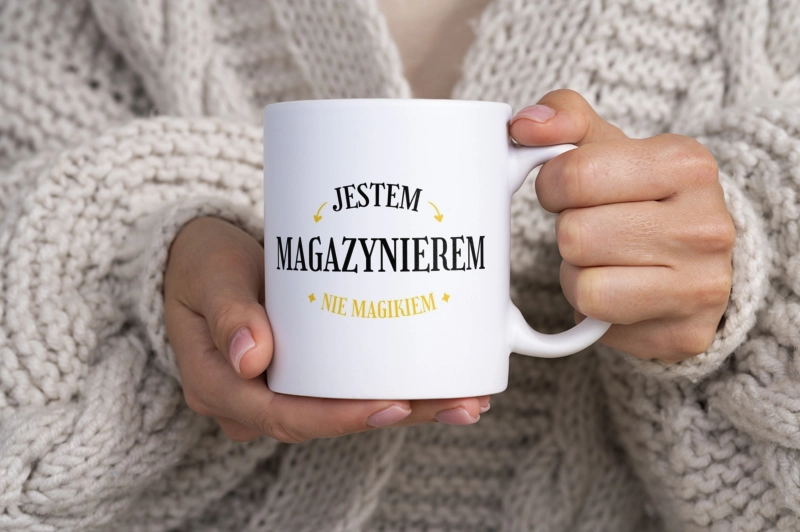 Jestem Magazynierem Nie Magikiem - Kubek Biały