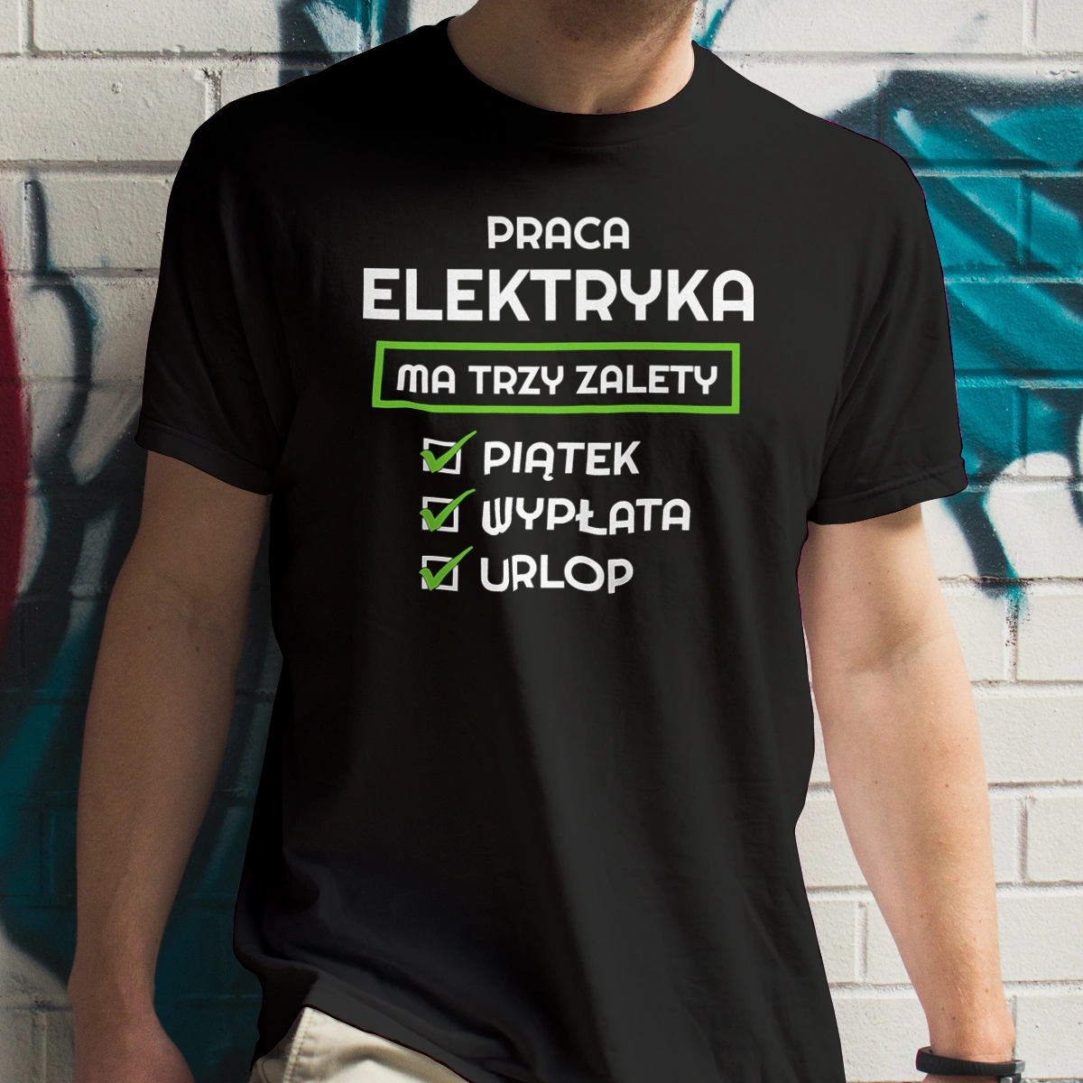 Praca Elektryka Ma Swoje Trzy Zalety - Męska Koszulka Czarna