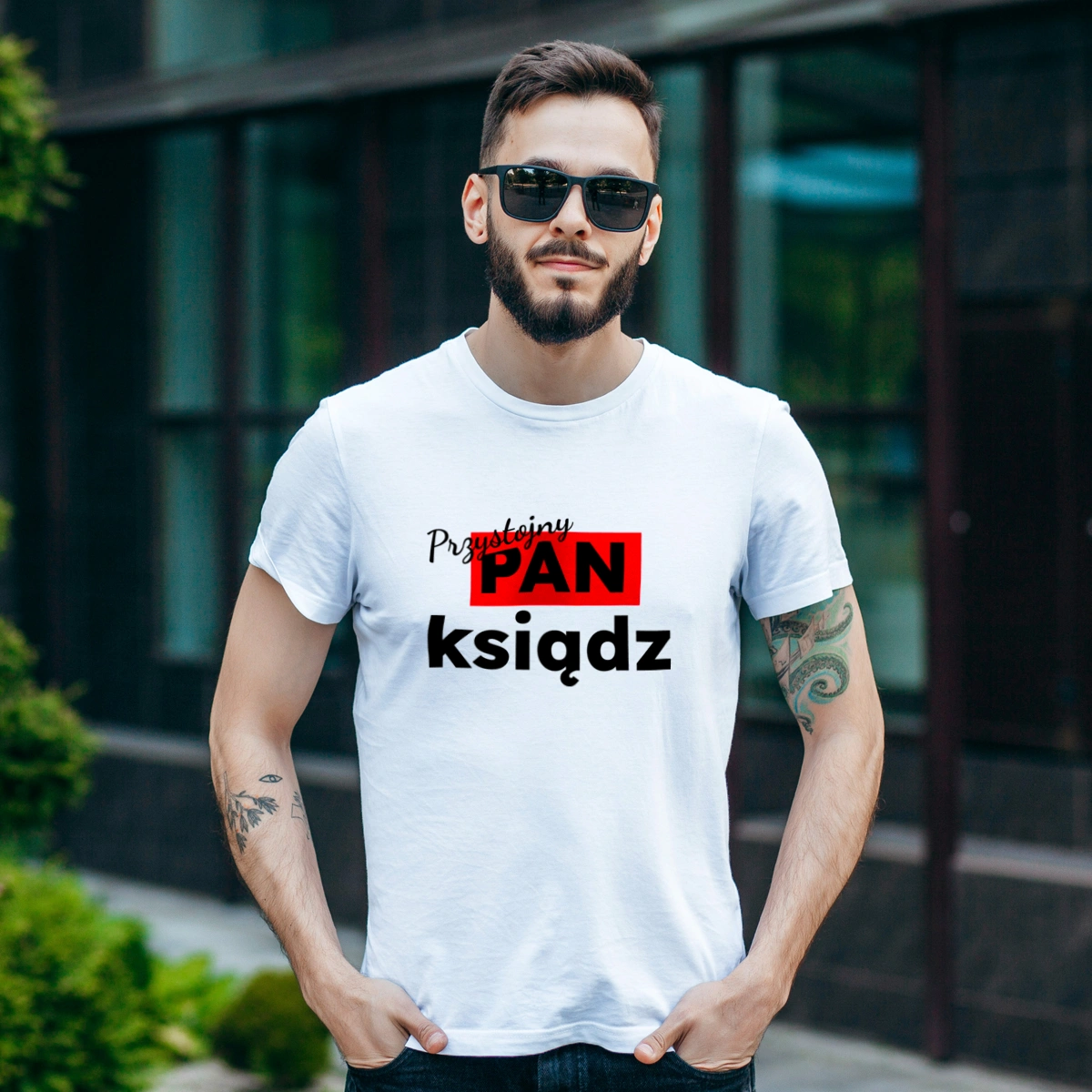 Przystojny Pan Ksiądz - Męska Koszulka Biała