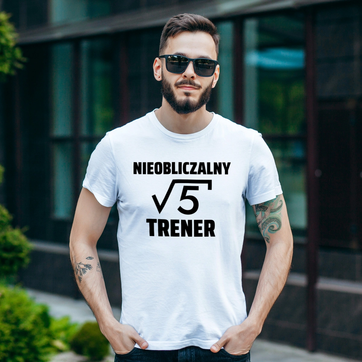 Nieobliczalny Trener - Męska Koszulka Biała