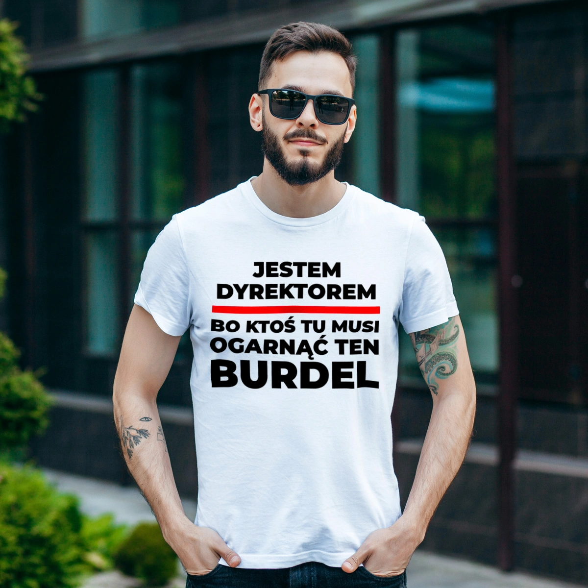 Jestem Dyrektorem - Bo Ktoś Tu Musi Ogarnąć Ten Burdel - Męska Koszulka Biała