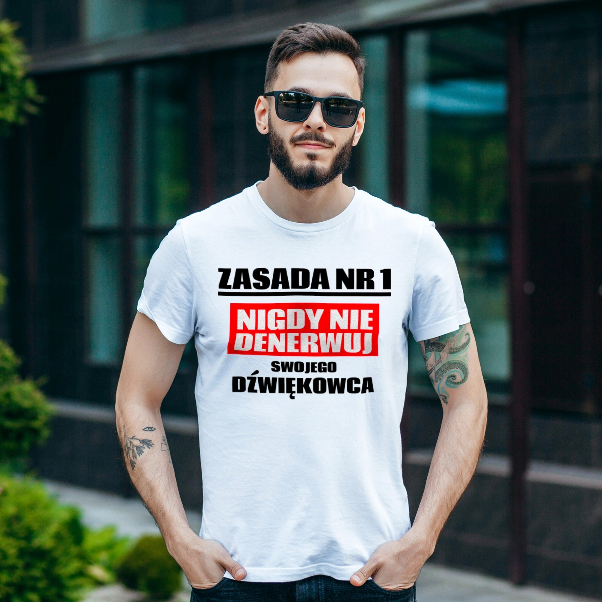 Zasada Nr 1 - Nigdy Nie Denerwuj Swojego Dźwiękowca - Męska Koszulka Biała