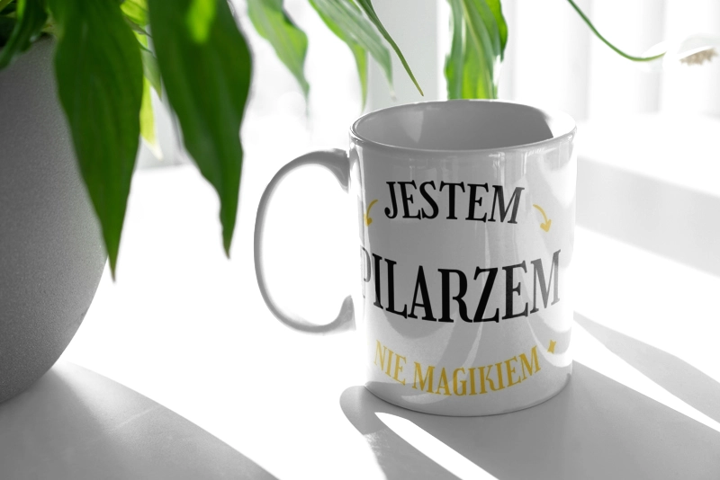 Jestem Pilarzem Nie Magikiem - Kubek Biały