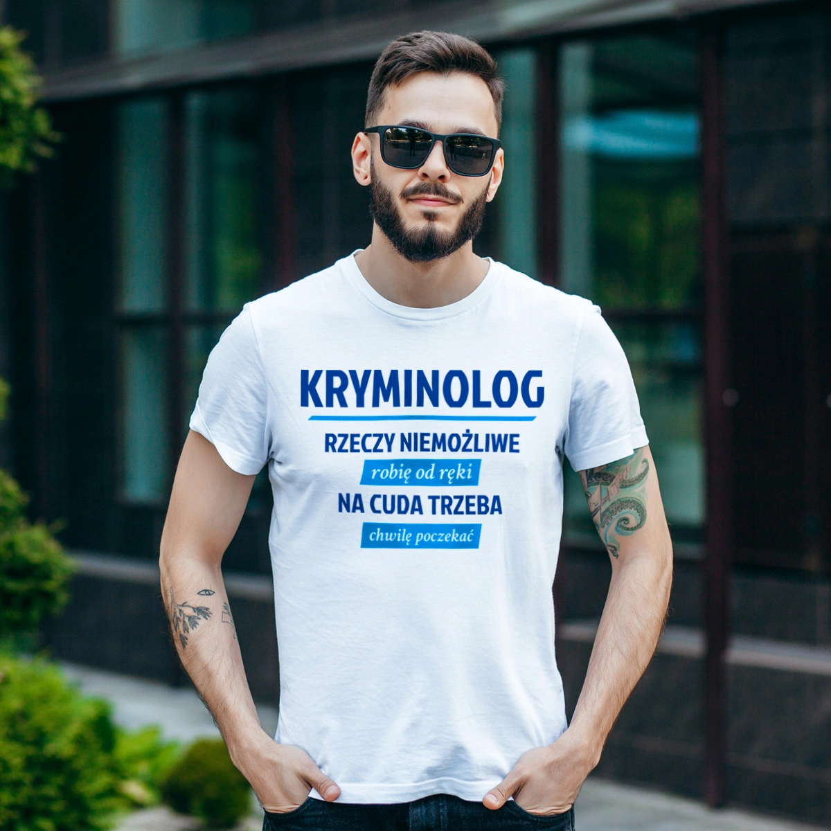 Kryminolog - Rzeczy Niemożliwe Robię Od Ręki - Na Cuda Trzeba Chwilę Poczekać - Męska Koszulka Biała