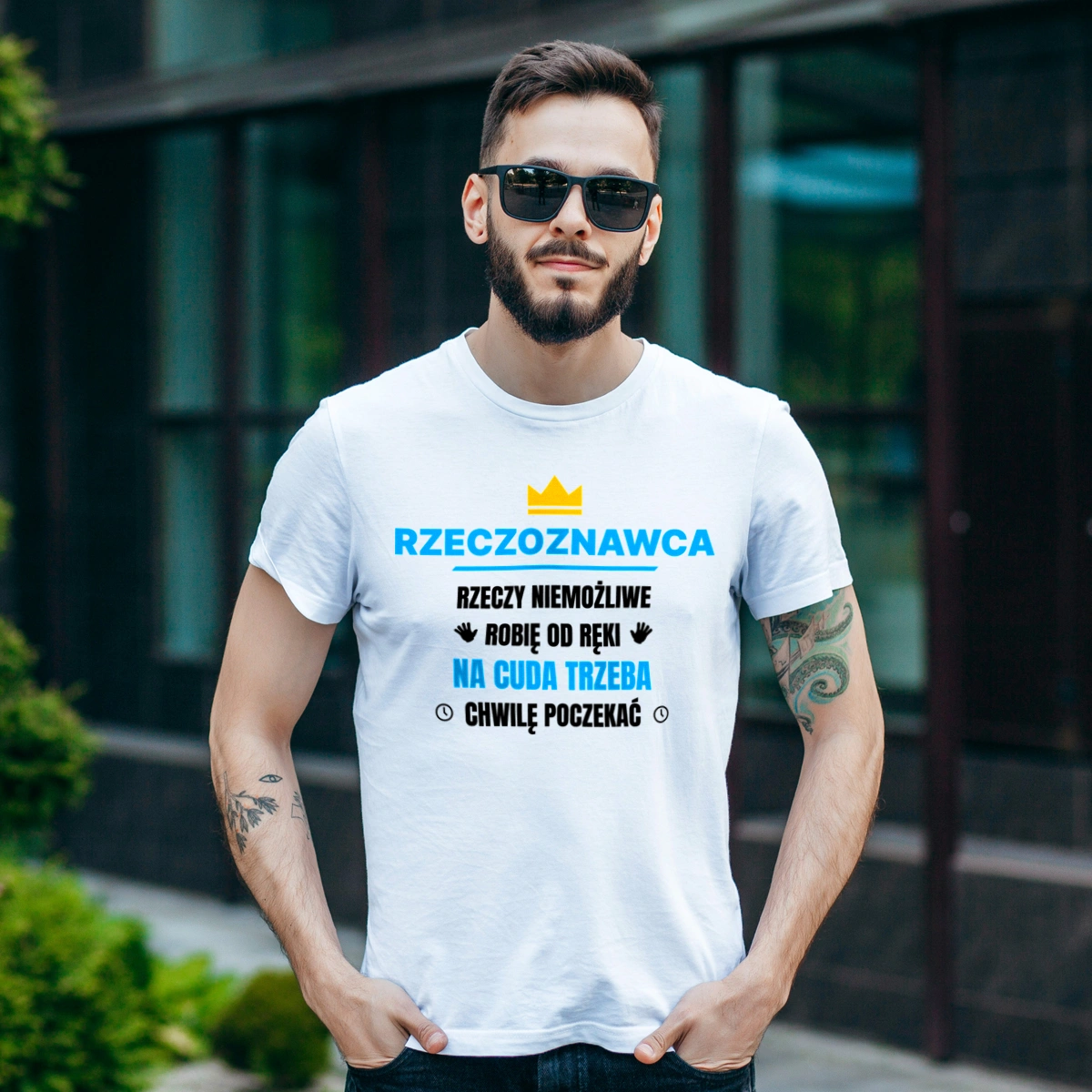 Rzeczoznawca Rzeczy Niemożliwe Robię Od Ręki - Męska Koszulka Biała