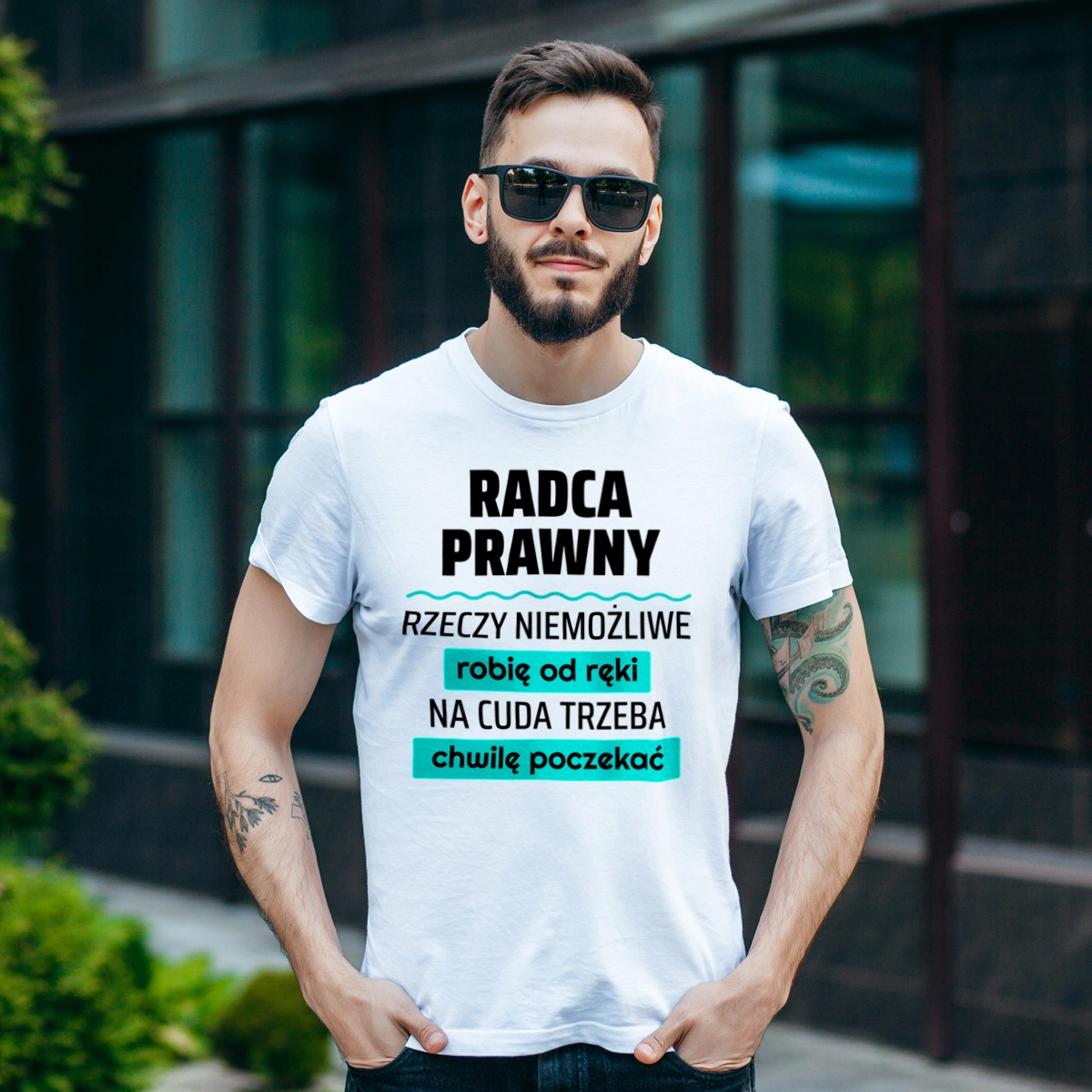 Radca Prawny - Rzeczy Niemożliwe Robię Od Ręki - Na Cuda Trzeba Chwilę Poczekać - Męska Koszulka Biała