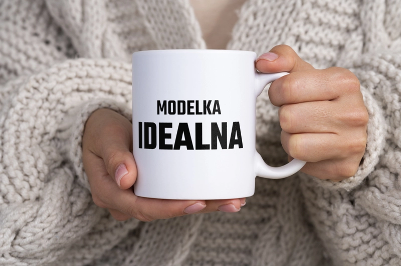 Modelka Idealna - Kubek Biały